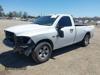 2017 Ram 1500 Tradesman z VIN 3C6JR6DT8HG542110, wystawiony jako IAAI lot #42201128 z przebiegiem 141 860 mil mil oraz . Historia ofert i sprzedaży dostępna na DreamBid. Obrazek 2.