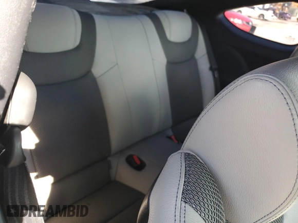 2013 Hyundai Genesis Coupe Premium z VIN KMHHT6KD8DU112262, wystawiony jako Copart lot #42407695 z przebiegiem 106 054 mil mil oraz Szkody całkowita. Historia ofert i sprzedaży dostępna na DreamBid. Obrazek 10.