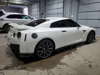 2020 Nissan GT-R Premium z VIN JN1AR5EF7LM100438, wystawiony jako Copart lot #81927084 z przebiegiem Nie podano mil oraz Szkody całkowita. Historia ofert i sprzedaży dostępna na DreamBid. Obrazek 3.