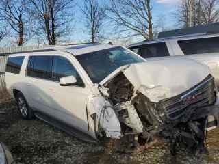 2015 GMC Yukon XL SLT with VIN 1GKS1HKC4FR139634, listed as a Copart auction lot 42974045 with 0 mi miles and Salvage Title. Bid and sale history available at carsss.com. Image 4.