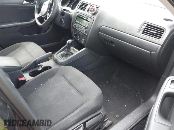 2015 Volkswagen Jetta S с VIN 3VW2K7AJ9FM281950, выставлен на аукционе IAAI как лот 42279069 с пробегом 125 528 миль миль и . История ставок и продаж доступна на DreamBid. Изображение 5.