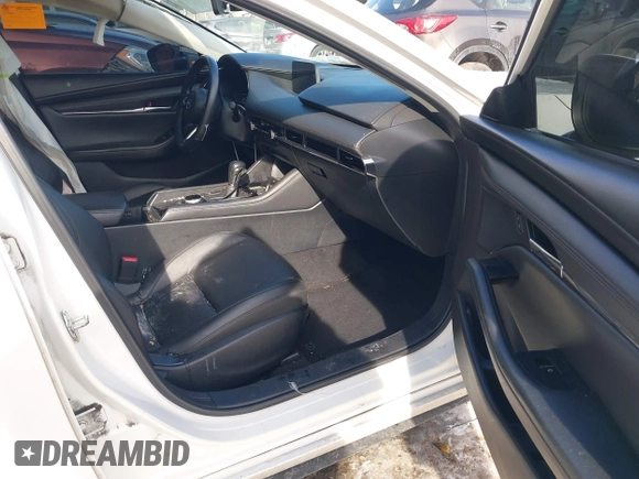 2019 Mazda 3 w/Select with VIN 3MZBPAALXKM106553, listed as a IAAI auction lot 41398725 with 109,906 mi miles. Bid and sale history available at carsss.com. Image 5.