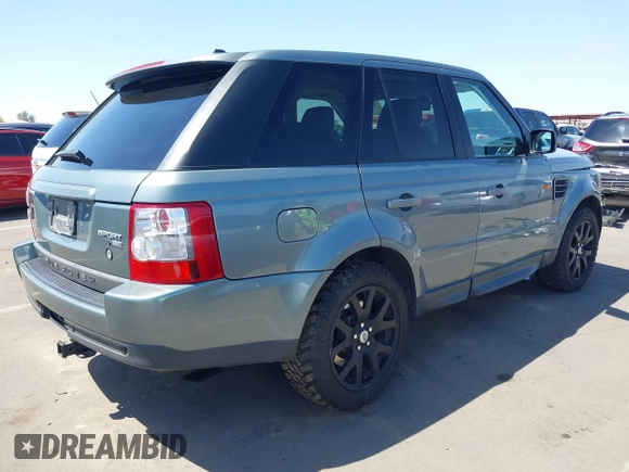 2007 Land Rover Range Rover Sport HSE z VIN SALSK25487A994145, wystawiony jako IAAI lot #41987911 z przebiegiem 217 595 mil mil oraz . Historia ofert i sprzedaży dostępna na DreamBid. Obrazek 4.