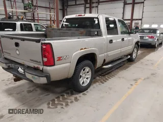 2005 Chevrolet Silverado 1500 LT with VIN 2GCEK13T951132388, listed as a IAAI auction lot 42069557 with 266,284 mi miles and . Bid and sale history available at DreamBid. Image 4.