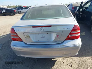 2007 Mercedes-Benz C 280 Luxury с VIN WDBRF92H67F898381, выставлен на аукционе IAAI как лот 41802139 с пробегом 147 866 миль миль и . История ставок и продаж доступна на DreamBid. Изображение 16.