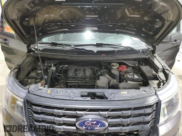 2018 Ford Police Interceptor Utility z VIN 1FM5K8AR2JGC56401, wystawiony jako Copart lot #56989315 z przebiegiem 115 488 mil mil oraz Tytuł czysty. Historia ofert i sprzedaży dostępna na DreamBid. Obrazek 11.