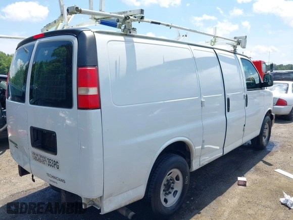2013 Chevrolet Express Cargo z VIN 1GCWGFBA5D1125154, wystawiony jako IAAI lot #42746664 z przebiegiem 173 998 mil mil oraz . Historia ofert i sprzedaży dostępna na DreamBid. Obrazek 4.
