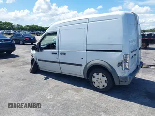 2010 Ford Transit Connect XL z VIN NM0LS7AN5AT016296, wystawiony jako IAAI lot #42597011 z przebiegiem 175 895 mil mil oraz . Historia ofert i sprzedaży dostępna na DreamBid. Obrazek 3.