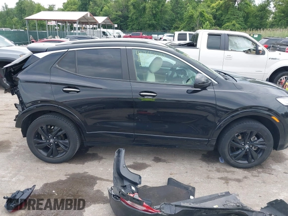 2024 Buick Encore GX Sport Touring z VIN KL4AMESL6RB007771, wystawiony jako IAAI lot #42365080 z przebiegiem 62 311 mil mil oraz . Historia ofert i sprzedaży dostępna na DreamBid. Obrazek 14.