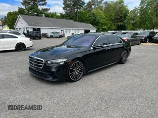 2021 Mercedes-Benz S 580 z VIN W1K6G7GBXMA027895, wystawiony jako Copart lot #57789375 z przebiegiem 104 502 mil mil oraz Tytuł czysty. Historia ofert i sprzedaży dostępna na DreamBid. Obrazek 2.