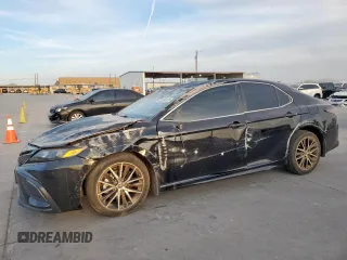 2023 Toyota Camry SE z VIN 4T1G11AK7PU796522, wystawiony jako Copart lot #50394925 z przebiegiem 25 819 mil mil oraz Szkoda całkowita • Salvage title. Historia ofert i sprzedaży dostępna na DreamBid. Obrazek 1.