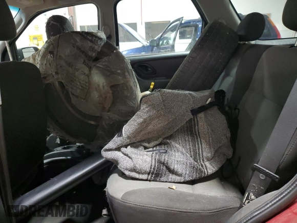2004 Ford Escape XLS Value with VIN 1FMYU02B44KA62755, listed as a Copart auction lot 81717154 with 127,158 mi miles and Clean Title. Bid and sale history available at DreamBid. Image 11.
