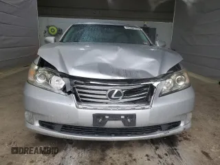 2010 Lexus ES 330 z VIN JTHBK1EG6A2409946, wystawiony jako Copart lot #55388175 z przebiegiem 196 762 mil mil oraz Szkoda całkowita • Salvage title. Historia ofert i sprzedaży dostępna na DreamBid. Obrazek 5.