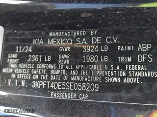 2025 Kia K4 LXS with VIN 3KPFT4DE5SE058209, listed as a IAAI auction lot 41908764 with 129 mi miles. Bid and sale history available at carsss.com. Image 9.