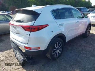 2017 Kia Sportage EX z VIN KNDPNCAC2H7283501, wystawiony jako IAAI lot #42268933 z przebiegiem 137 503 mil mil oraz . Historia ofert i sprzedaży dostępna na DreamBid. Obrazek 4.