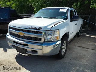 2013 Chevrolet Silverado 1500 LT with VIN 1GCRCSE06DZ138212, listed as a IAAI auction lot 42088561 with 261,922 mi miles. Bid and sale history available at carsss.com. Image 17.