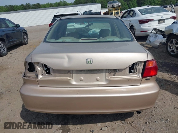 2000 Honda Accord EX with VIN 1HGCG1651YA025062, listed as a IAAI auction lot 42123069 with 221,614 mi miles and . Bid and sale history available at DreamBid. Image 16.