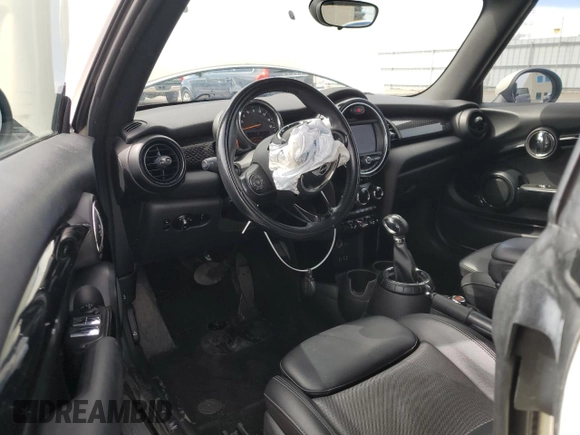 2016 MINI Convertible S с VIN WMWWG9C54G3C21935, выставлен на аукционе Copart как лот 49302455 с пробегом 63 579 миль миль и Списание • Salvage title. История ставок и продаж доступна на DreamBid. Изображение 8.