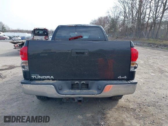 2007 Toyota Tundra SR5 z VIN 5TFBT54117X005726, wystawiony jako IAAI lot #42105716 z przebiegiem 84 828 mil mil oraz . Historia ofert i sprzedaży dostępna na DreamBid. Obrazek 16.
