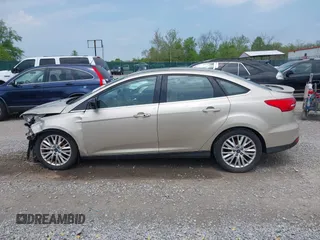 2018 Ford Focus Titanium с VIN 1FADP3J27JL279628, выставлен на аукционе IAAI как лот 42139356 с пробегом 108 007 миль миль и . История ставок и продаж доступна на DreamBid. Изображение 15.