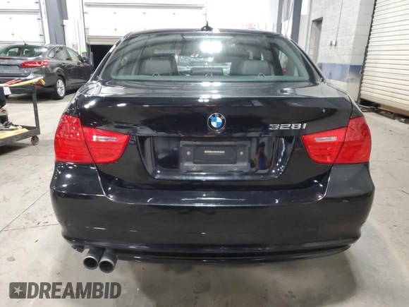 2011 BMW 3 Series 328i xDrive with VIN WBAPK7G52BNN77554, listed as a Copart auction lot 87103324 with 194,347 mi miles and Salvage Title. Bid and sale history available at carsss.com. Image 6.
