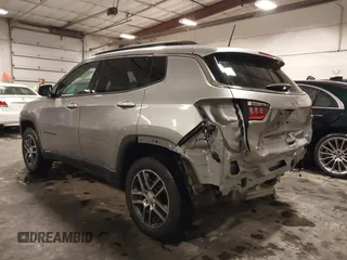 2019 Jeep Compass Latitude with VIN 3C4NJDBB6KT812711, listed as a IAAI auction lot 41565166 with 69,582 mi miles and . Bid and sale history available at carsss.com. Image 3.