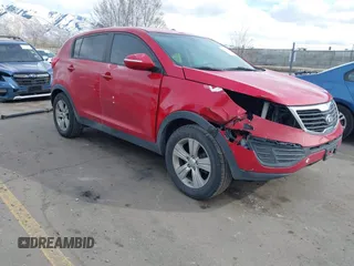 2013 Kia Sportage LX z VIN KNDPBCA2XD7487182, wystawiony jako IAAI lot #41854265 z przebiegiem 222 821 mil mil oraz . Historia ofert i sprzedaży dostępna na DreamBid. Obrazek 1.