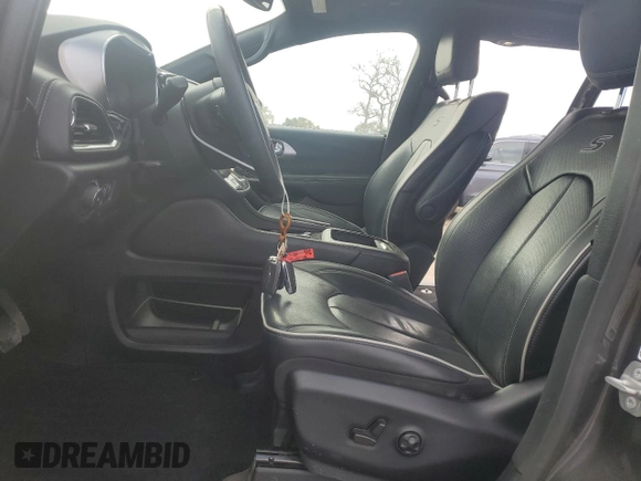 2022 Chrysler Pacifica Hybrid Limited with VIN 2C4RC1S77NR208193, listed as a Copart auction lot 47320125 with 28,282 mi miles and Salvage title. Bid and sale history available at DreamBid. Image 7.