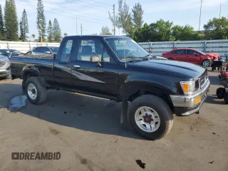 1993 Toyota Pickup z VIN JT4RN13P7P6049713, wystawiony jako Copart lot #58196075 z przebiegiem 151 289 mil mil oraz Tytuł czysty. Historia ofert i sprzedaży dostępna na DreamBid. Obrazek 4.