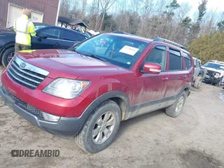 2009 Kia Borrego LX with VIN KNDJH741495032040, listed as a IAAI auction lot 41740606 with 305,209 mi miles. Bid and sale history available at carsss.com. Image 17.