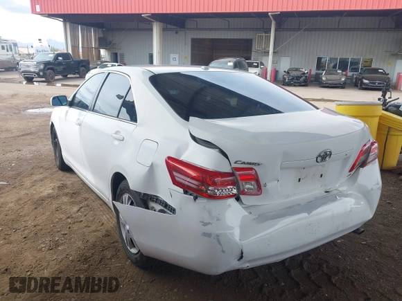 2011 Toyota Camry LE with VIN 4T1BF3EK2BU674189, listed as a IAAI auction lot 41807932 with 185,859 mi miles. Bid and sale history available at carsss.com. Image 3.