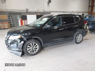 2018 Nissan Rogue SV z VIN KNMAT2MV7JP610600, wystawiony jako IAAI lot #42171714 z przebiegiem 70 299 mil mil oraz . Historia ofert i sprzedaży dostępna na DreamBid. Obrazek 20.