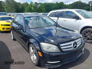 2011 Mercedes-Benz C 300 Sport z VIN WDDGF8BB9BR138442, wystawiony jako IAAI lot #42191668 z przebiegiem 114 255 mil mil oraz . Historia ofert i sprzedaży dostępna na DreamBid. Obrazek 1.