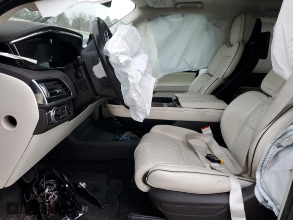 2021 Lincoln Navigator Black Label z VIN 5LMJJ3TT1MEL03959, wystawiony jako Copart lot #43876275 z przebiegiem Nie podano mil oraz Szkoda całkowita • Salvage title. Historia ofert i sprzedaży dostępna na DreamBid. Obrazek 7.