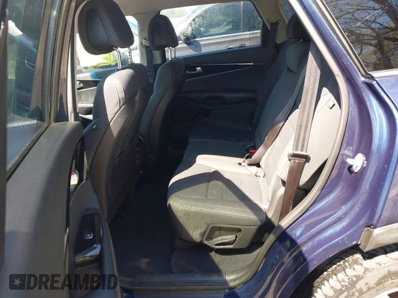 2016 Kia Sorento LX with VIN 5XYPGDA36GG009087, listed as a IAAI auction lot 41968021 with 150,658 mi miles. Bid and sale history available at carsss.com. Image 8.