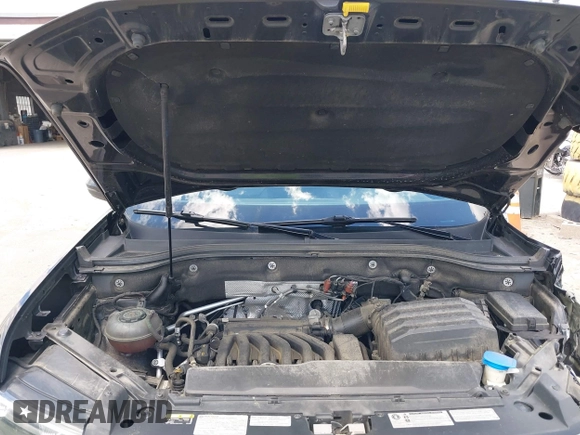 2020 Volkswagen Atlas SE z VIN 1V2UR2CA7LC504330, wystawiony jako IAAI lot #39755712 z przebiegiem 79 892 mil mil oraz . Historia ofert i sprzedaży dostępna na DreamBid. Obrazek 10.