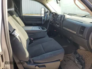 2007 Chevrolet Silverado 1500 LTZ with VIN 2GCEC19J971591295, listed as a Copart auction lot 43725545 with 180,778 mi miles and Salvage Title. Bid and sale history available at carsss.com. Image 10.