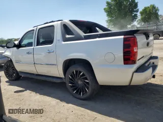 2010 Chevrolet Avalanche LTZ z VIN 3GNVKGE03AG178135, wystawiony jako Copart lot #57060705 z przebiegiem 137 675 mil mil oraz Szkoda całkowita • Salvage title. Historia ofert i sprzedaży dostępna na DreamBid. Obrazek 2.