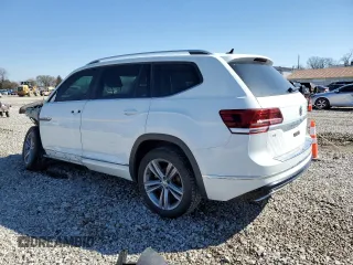 2018 Volkswagen Atlas SE z VIN 1V2PR2CA4JC517935, wystawiony jako Copart lot #49287465 z przebiegiem 88 907 mil mil oraz Szkoda całkowita • Salvage title. Historia ofert i sprzedaży dostępna na DreamBid. Obrazek 2.