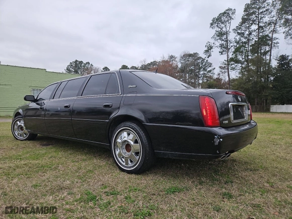 2005 Cadillac Deville Professional Limousine with VIN 1GEEH90YX5U550113, listed as a Copart auction lot 45041005 with 49,801 mi miles and Clean Title. Bid and sale history available at carsss.com. Image 3.