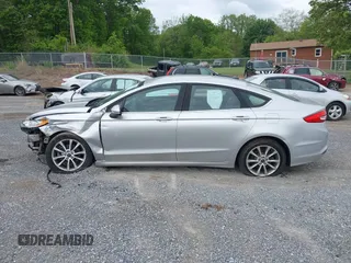 2017 Ford Fusion SE z VIN 3FA6P0HD8HR126511, wystawiony jako IAAI lot #42192296 z przebiegiem Nie podano mil oraz . Historia ofert i sprzedaży dostępna na DreamBid. Obrazek 14.