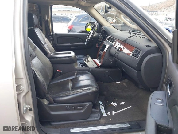2007 Chevrolet Suburban LT with VIN 1GNFK16327J210722, listed as a IAAI auction lot 41899366 with 1 mi miles. Bid and sale history available at carsss.com. Image 5.