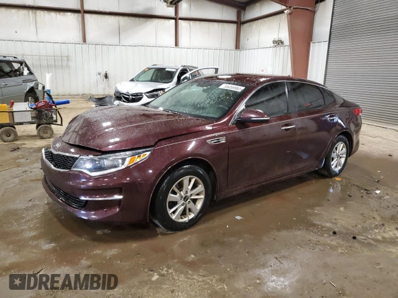 2017 Kia Optima LX z VIN 5XXGT4L3XHG142837, wystawiony jako Copart lot #55059965 z przebiegiem 135 651 mil mil oraz Szkoda całkowita • Salvage title. Historia ofert i sprzedaży dostępna na DreamBid. Obrazek 1.