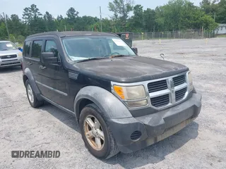 2007 Dodge Nitro SXT z VIN 1D8GT28K27W689975, wystawiony jako IAAI lot #42409064 z przebiegiem 135 172 mil mil oraz . Historia ofert i sprzedaży dostępna na DreamBid. Obrazek 1.