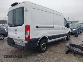 2018 Ford Transit z VIN 1FTYR2CM1JKA72172, wystawiony jako IAAI lot #41864907 z przebiegiem Nie podano mil oraz . Historia ofert i sprzedaży dostępna na DreamBid. Obrazek 4.