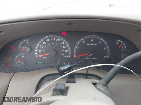 2003 Ford F-150 XLT with VIN 1FTRW08L43KC83824, listed as a IAAI auction lot 41885702 with 242,195 mi miles. Bid and sale history available at carsss.com. Image 7.