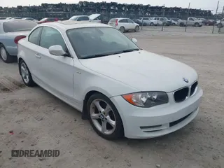 2008 BMW 3 Series 328i with VIN WBAVA37598NL50566, listed as a IAAI auction lot 41853168 with 1 mi miles. Bid and sale history available at carsss.com. Image 1.