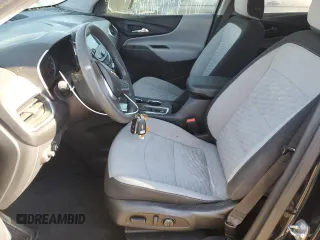 2021 Chevrolet Equinox LS z VIN 3GNAXHEV7MS105577, wystawiony jako Copart lot #53572885 z przebiegiem 50 928 mil mil oraz Szkoda całkowita • Salvage title. Historia ofert i sprzedaży dostępna na DreamBid. Obrazek 7.