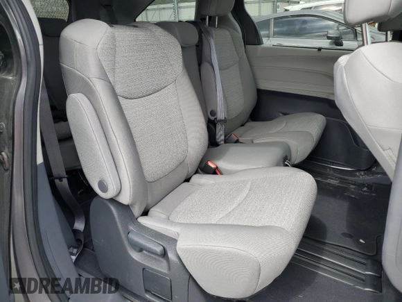 2024 Toyota Sienna LE with VIN 5TDKRKEC5RS208155, listed as a Copart auction lot 47843205 with 24,393 mi miles and Clean Title. Bid and sale history available at carsss.com. Image 11.