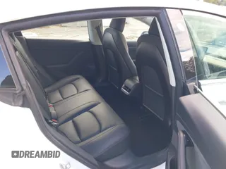 2020 Tesla Model 3 Long Range z VIN 5YJ3E1EB5LF619018, wystawiony jako IAAI lot #42131960 z przebiegiem 29 774 mil mil oraz . Historia ofert i sprzedaży dostępna na DreamBid. Obrazek 8.